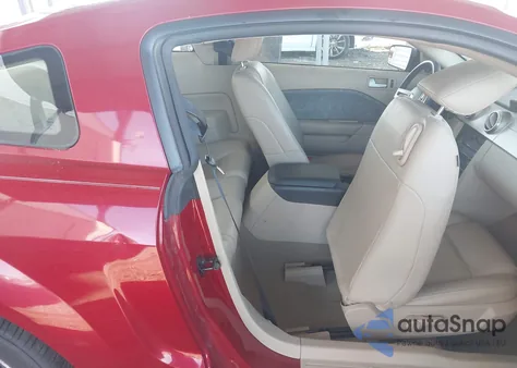 2008 Ford Mustang V6 Deluxe/V6 Premium из США, поврежденный, VIN 1ZVHT80N185124424